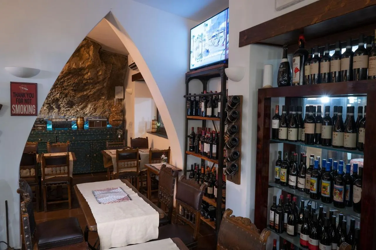 Hotel Villa Sonia Taormina 4*,